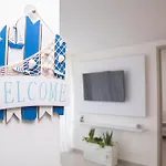 Apartamento de lujo frente al mar con acceso a piscina