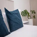 Apartamento de lujo frente al mar con acceso a piscina